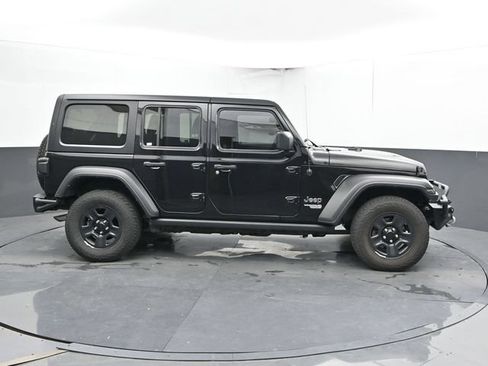 Used 2018 Jeep Wrangler Unlimited Sport AWD/4WD image 4