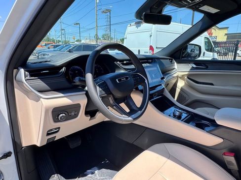 New 2026 Jeep Grand Cherokee Limited AWD/4WD image 12