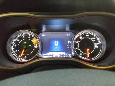 Used 2018 Jeep Cherokee Limited image 23