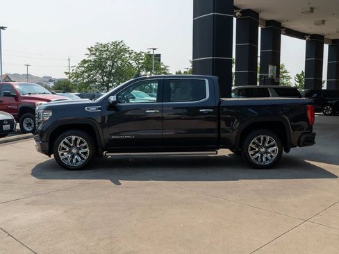 Used 2022 GMC Sierra 1500 Denali w/ Denali Reserve Package AWD/4WD image 4