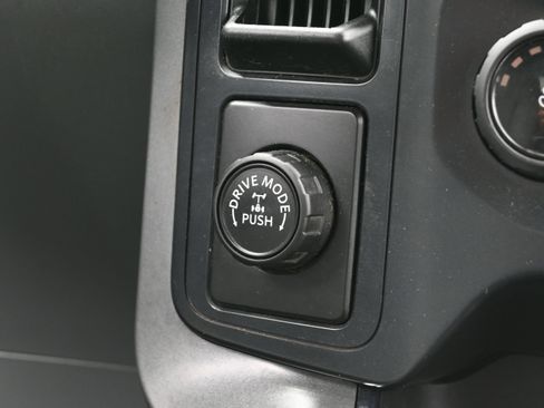 Used 2022 Ford F150 XLT RWD image 36
