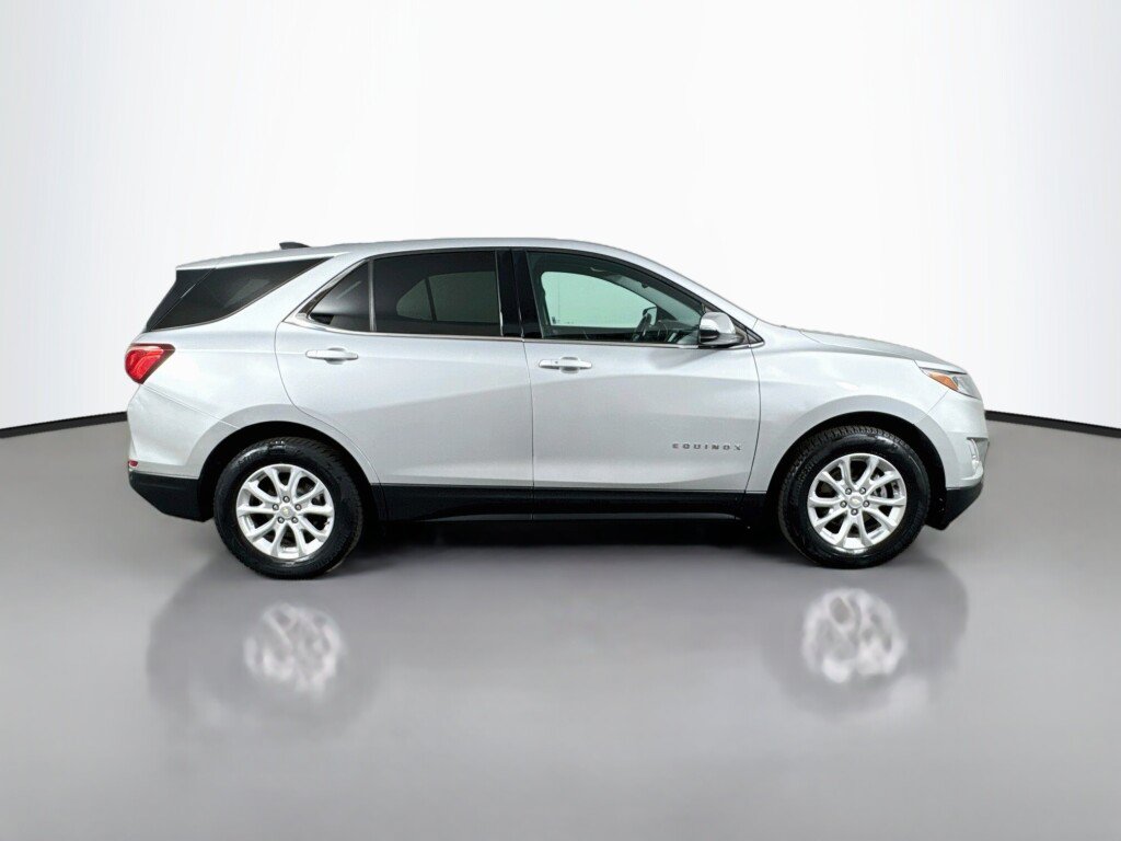 Used 2018 Chevrolet Equinox LT FWD image 6