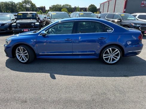 Used 2017 Volkswagen Passat 1.8T R-Line w/ R-Line Lighting Package image 2