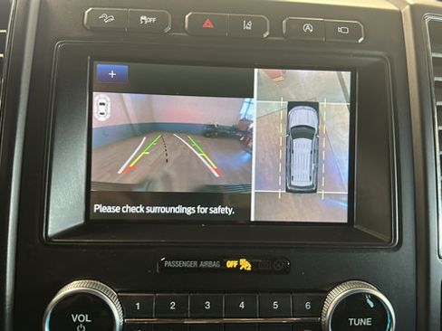 Used 2021 Ford Expedition Max Limited AWD/4WD image 14