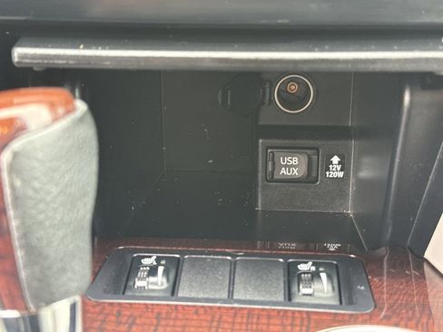 Used 2013 Toyota Camry XLE w/ Leather Pkg image 38