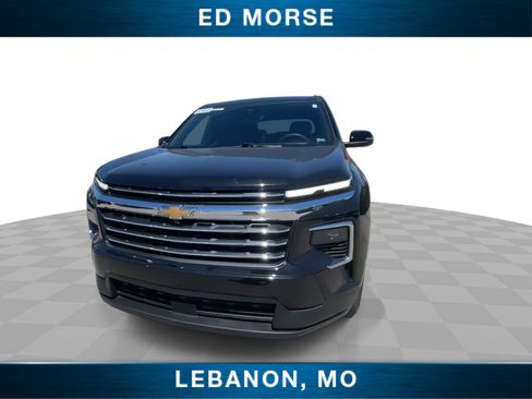 Used 2026 Chevrolet Traverse LT w/ Driver Confidence Package AWD/4WD image 3