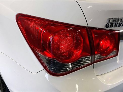 Used 2011 Chevrolet Cruze LTZ FWD image 39
