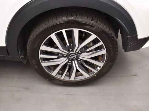 Used 2023 Nissan Kicks SV FWD image 35