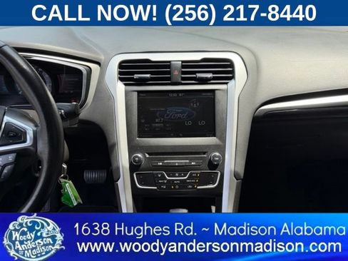 Used 2016 Ford Fusion SE FWD image 15