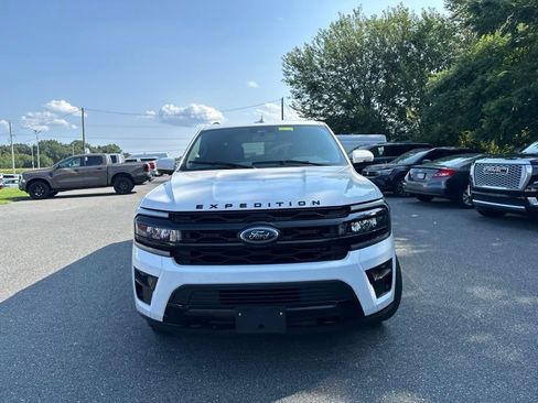 Used 2022 Ford Expedition Max Limited AWD/4WD image 2
