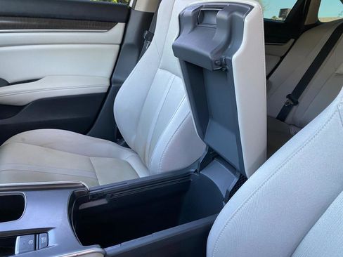 Used 2020 Honda Accord EX image 54