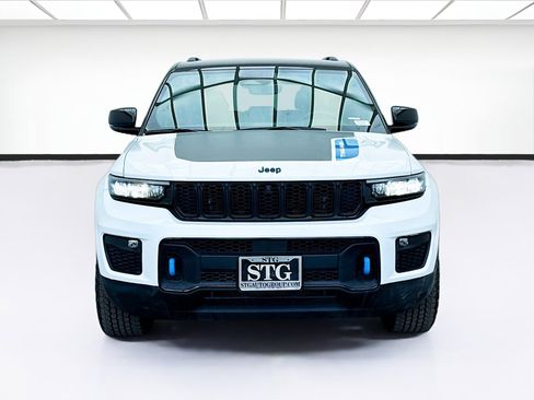 Used 2022 Jeep Grand Cherokee Trailhawk image 2