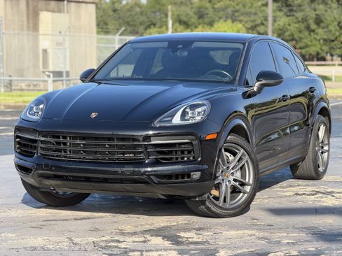 Used 2023 Porsche Cayenne Coupe w/ Premium Package AWD/4WD image 5