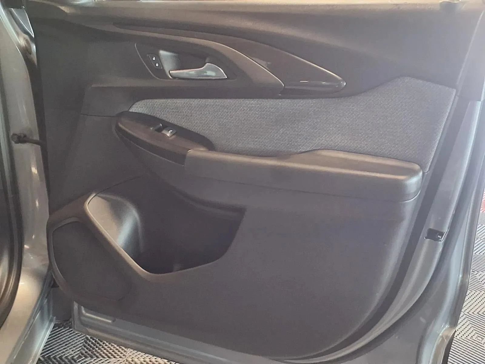 Used 2021 Chevrolet TrailBlazer LS AWD/4WD image 11