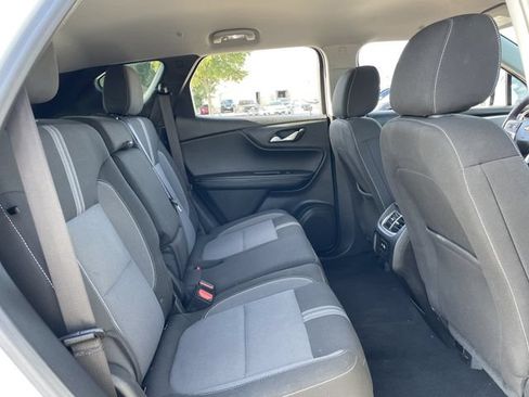 Used 2025 Chevrolet Blazer LT FWD image 27