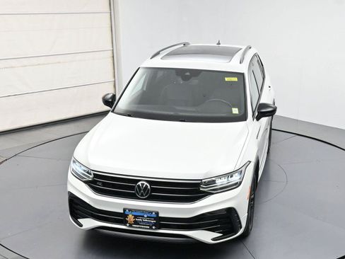 Certified 2022 Volkswagen Tiguan SE R-Line AWD/4WD image 40