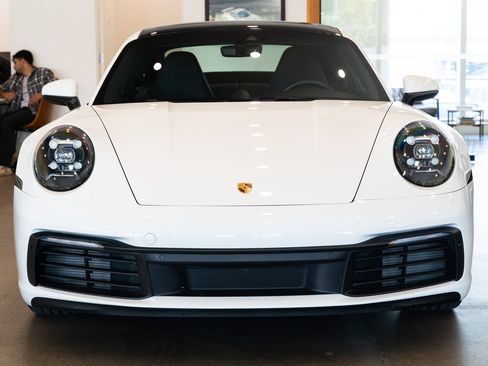Used 2020 Porsche 911 Carrera RWD image 2