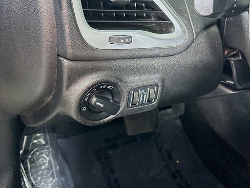 Used 2016 Dodge Dart SXT image 15