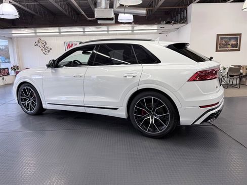Used 2019 Audi Q8 Prestige w/ Luxury Package image 8