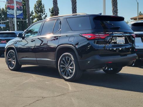 Used 2023 Chevrolet Traverse RS AWD/4WD image 2