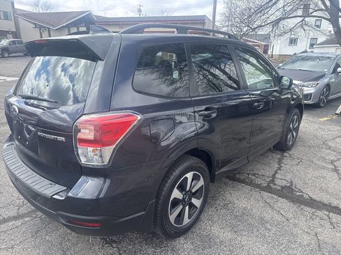Used 2018 Subaru Forester 2.5i Premium w/ All-Weather Package image 11
