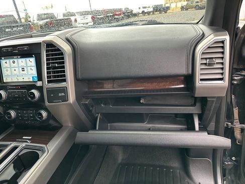 Used 2016 Ford F150 Platinum w/ Equipment Group 701A Luxury image 44