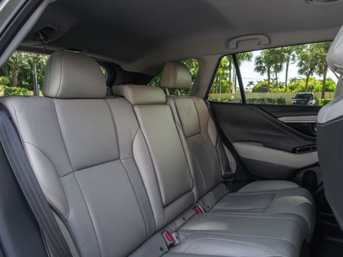 Used 2022 Subaru Outback Limited image 23