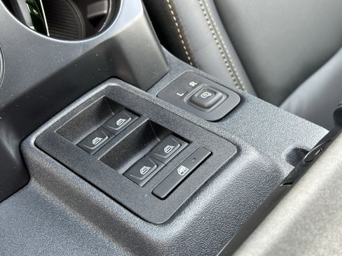 New 2025 Ford Bronco Badlands w/ Sasquatch Package image 24