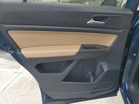 Used 2022 Volkswagen Atlas Cross Sport SE image 10