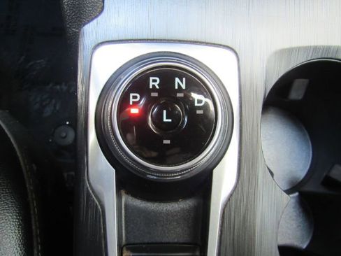 Used 2022 Ford Escape SEL image 45