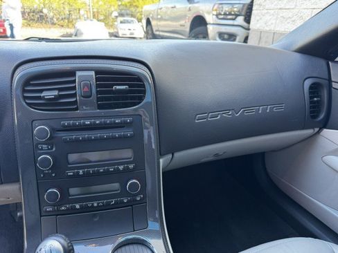 Used 2006 Chevrolet Corvette Coupe w/ Performance Package image 24