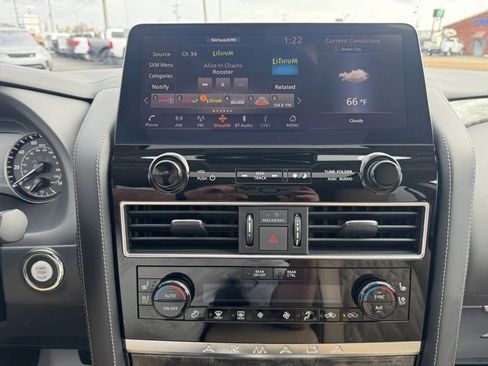 Used 2024 Nissan Armada Platinum w/ Captain's Chairs Package image 8
