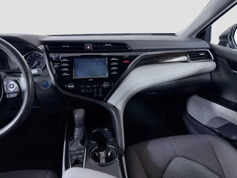Used 2020 Toyota Camry LE FWD image 24
