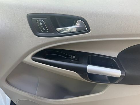 Used 2022 Ford Transit Connect XLT FWD image 18