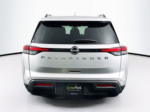 Used 2025 Nissan Pathfinder SV image 7