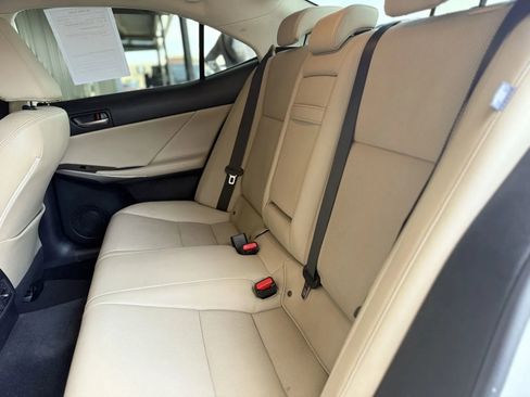 Used 2017 Lexus IS 300 AWD image 15