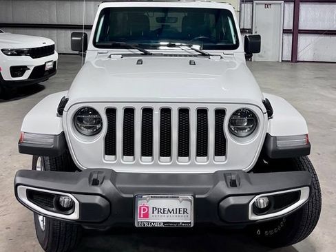 Used 2021 Jeep Wrangler Unlimited Sahara w/ Uconnect 4C Nav & Sound Group AWD/4WD image 11