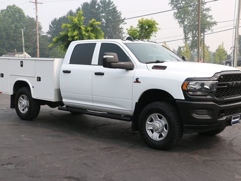 Used 2024 RAM 2500 Tradesman w/ Snow Chief Group AWD/4WD image 7