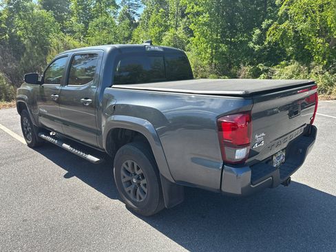 Used 2023 Toyota Tacoma SR5 w/ Technology Package image 7
