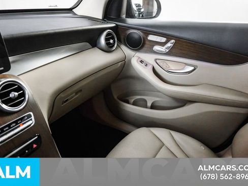 Used 2022 Mercedes-Benz GLC 300 w/ Premium Package Lite image 38