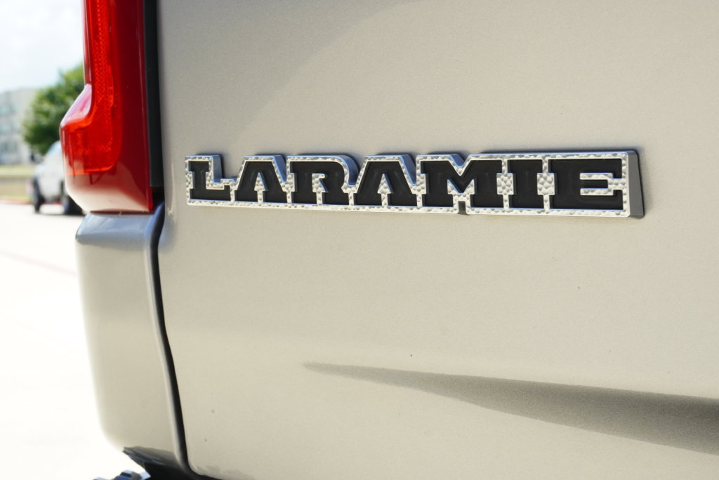 Used 2025 RAM 1500 Laramie w/ Sport Appearance Package AWD/4WD image 10