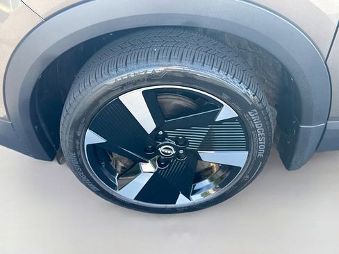 Used 2025 Nissan Kicks SR FWD image 31