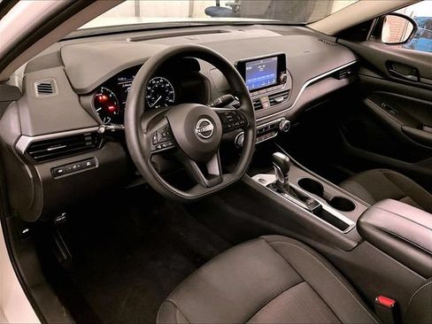 Used 2023 Nissan Altima 2.5 S FWD image 12