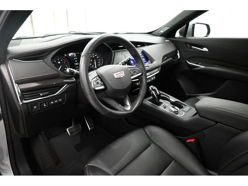 Used 2023 Cadillac XT4 Sport AWD/4WD image 36