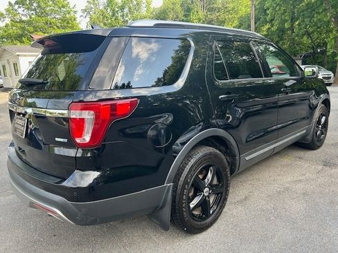 Used 2016 Ford Explorer XLT w/ Equipment Group 202A AWD/4WD image 5