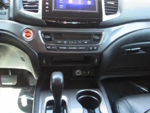 Used 2017 Honda Pilot EX-L image 19