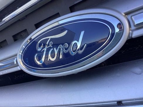 Used 2019 Ford Escape SEL image 4