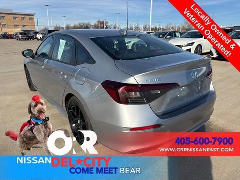 Used 2025 Honda Civic Sport image 3