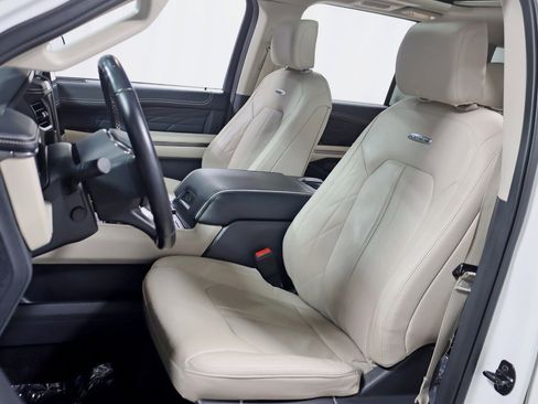 Used 2022 Ford Expedition Platinum AWD/4WD image 27