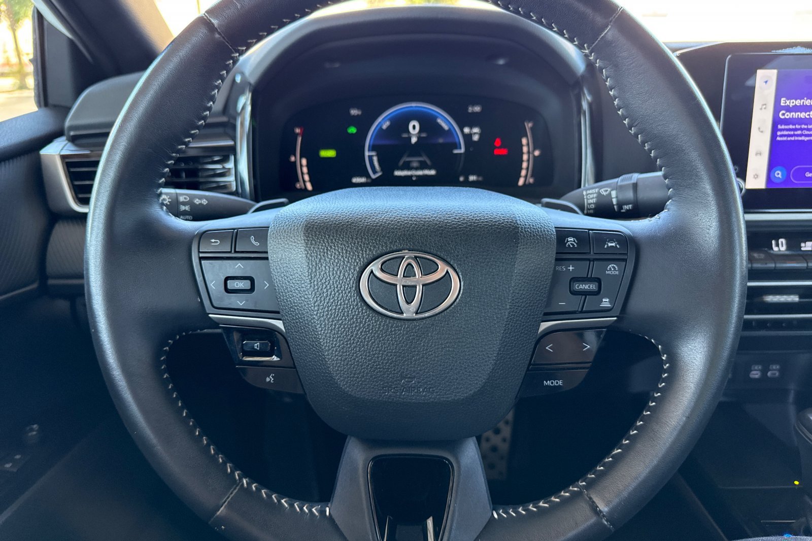 Used 2025 Toyota Camry SE FWD image 33